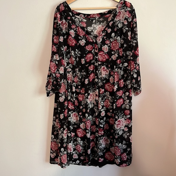 Torrid Plus Size Black Floral Chiffon Shirt Dress - Picture 2 of 5